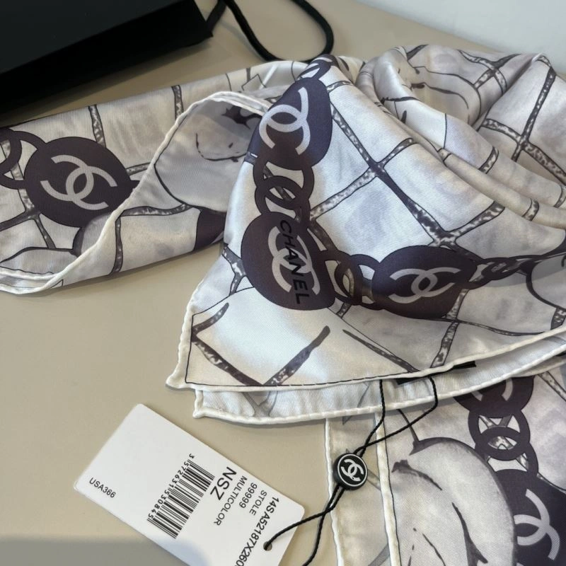 Chanel Scarf Vibrant 270835
