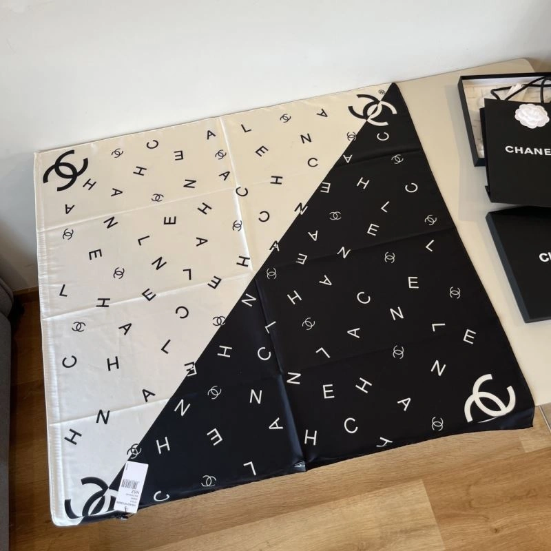 Bright Chanel Scarf 270784