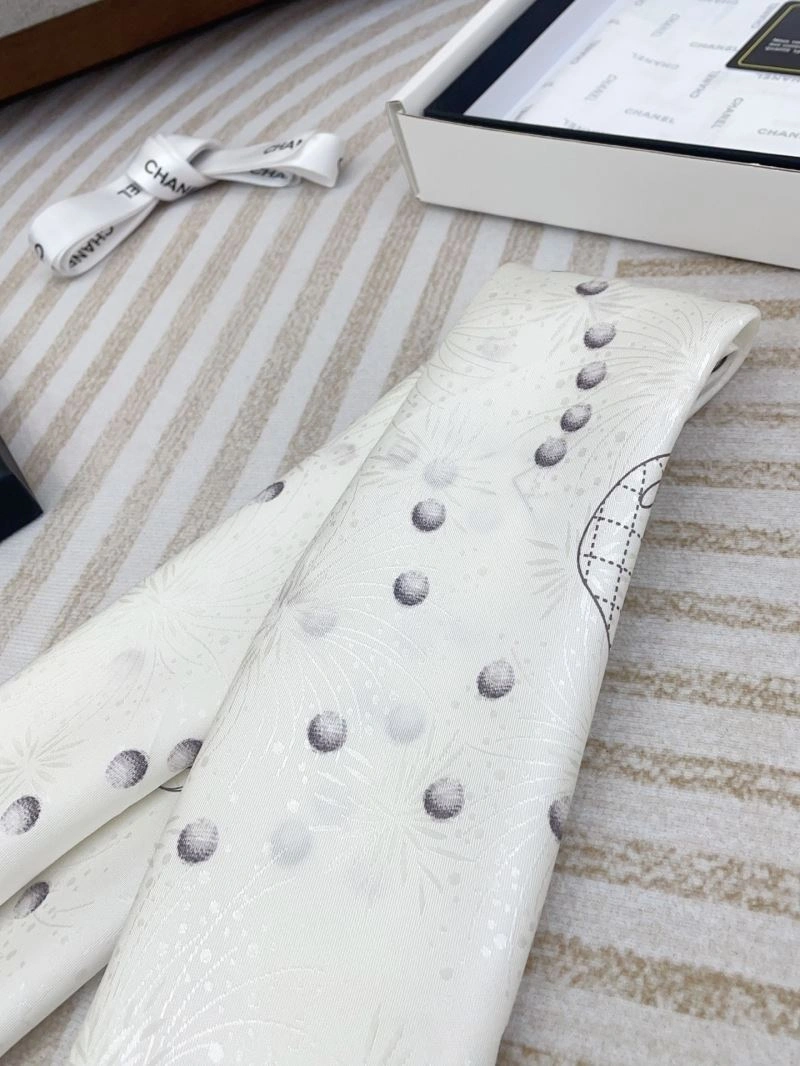 Bright Chanel Scarf 270770