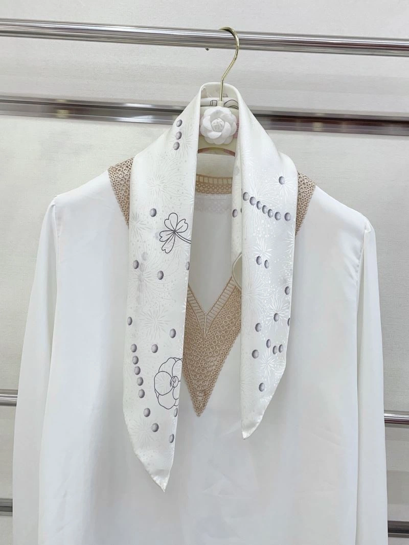 Bright Chanel Scarf 270770