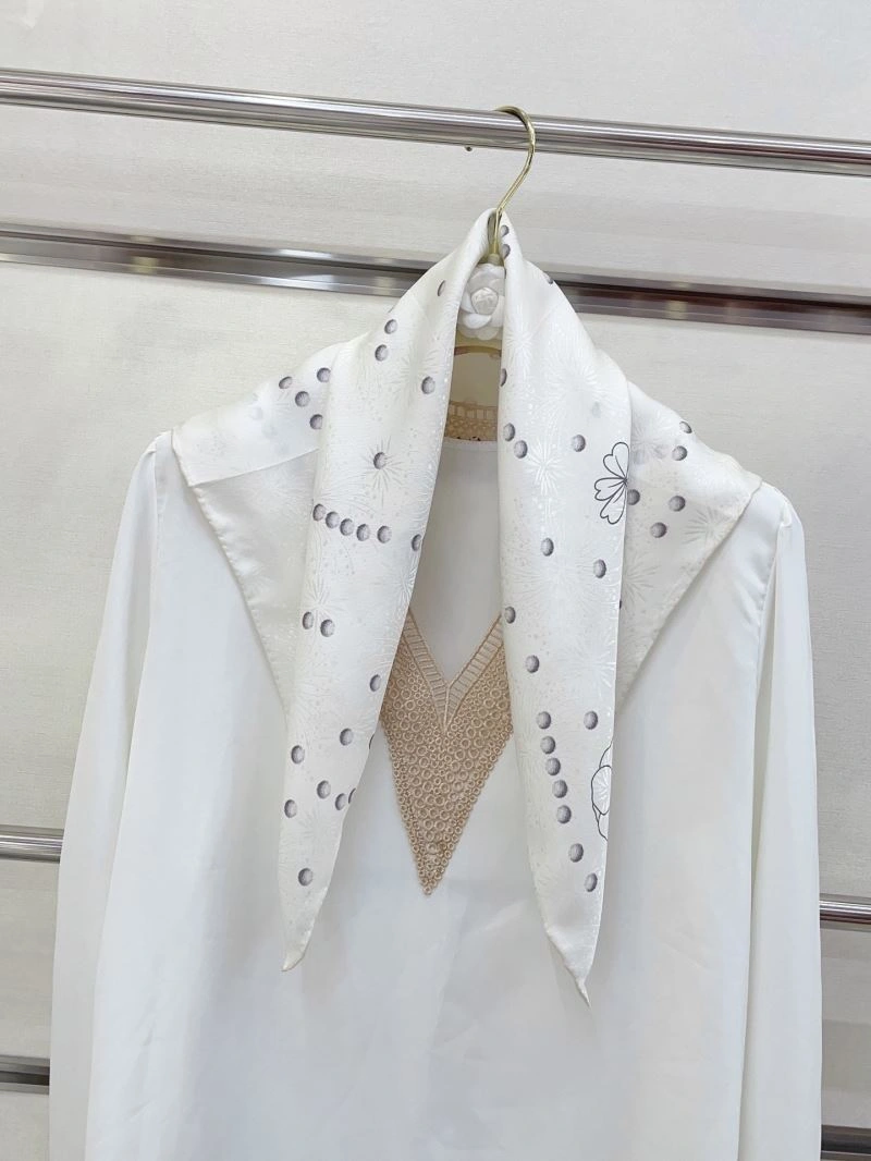 Bright Chanel Scarf 270770