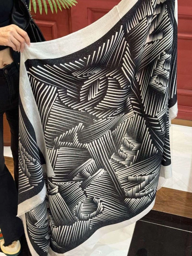 Functional Chanel Scarf 271305