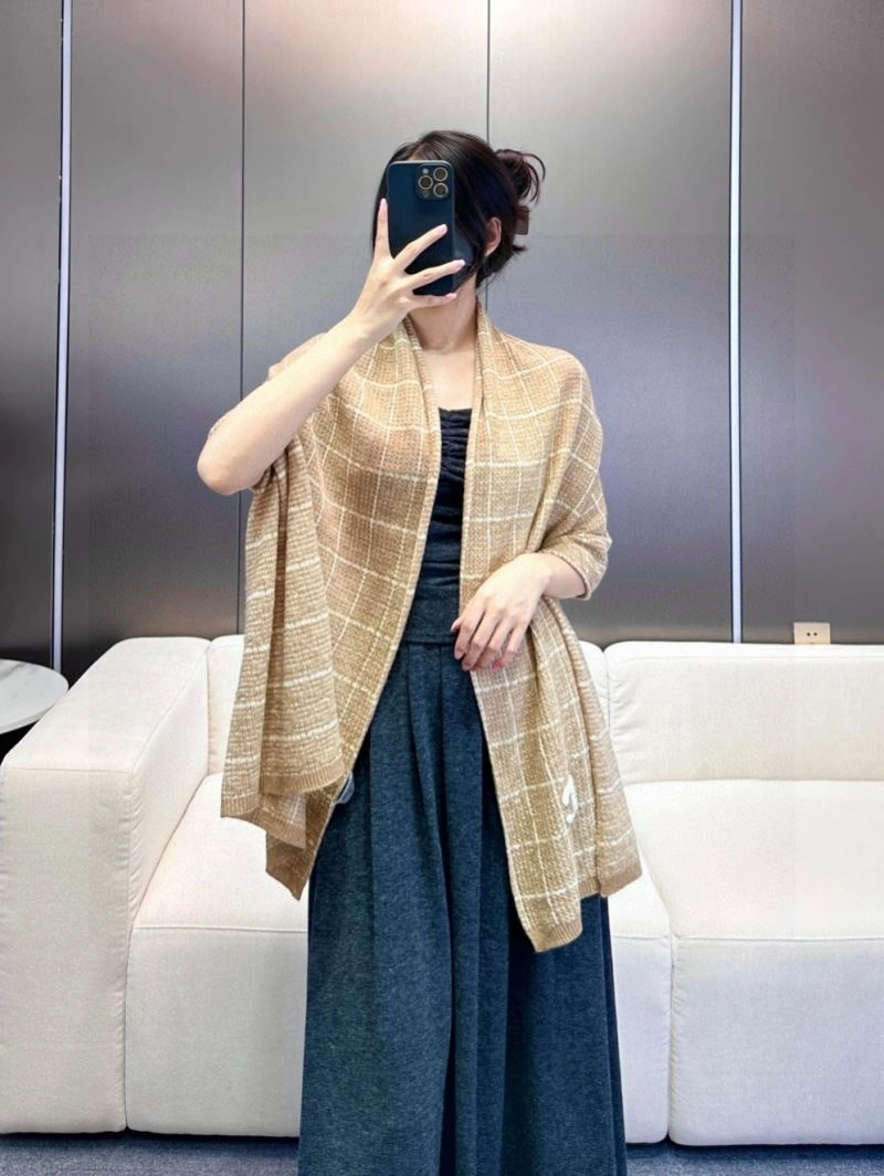 Breathable Chanel Scarf 271200