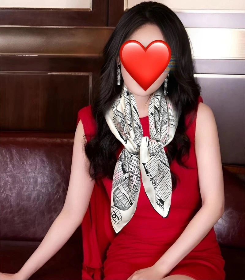 Snug Chanel Scarf 271167