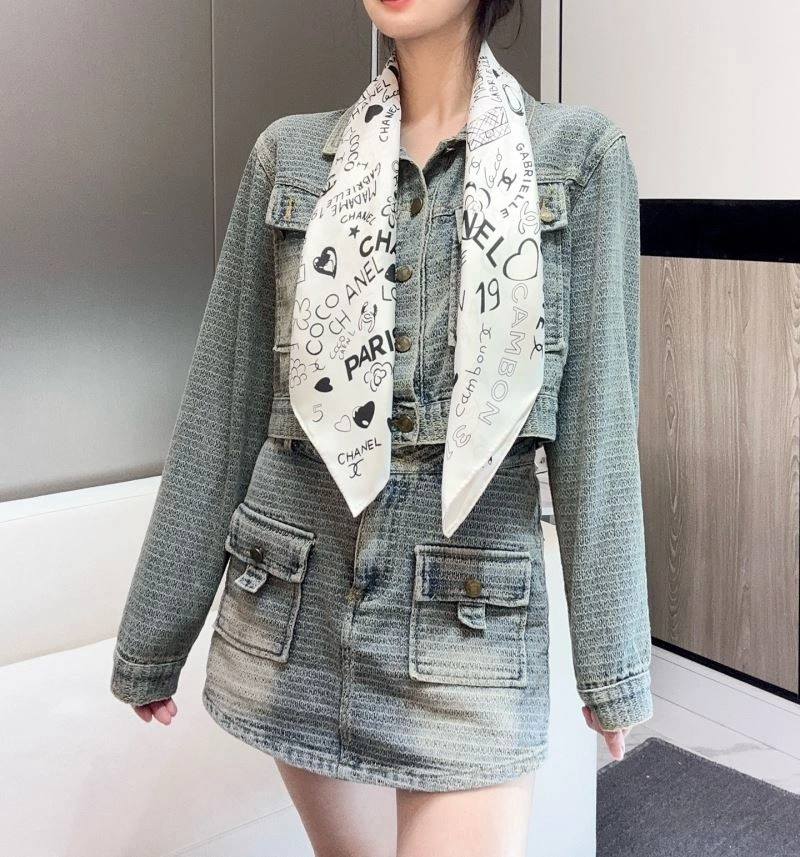 Chanel Scarf Sporty 272009