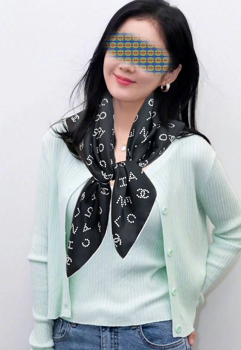 TechFriendly Chanel Scarf 272017