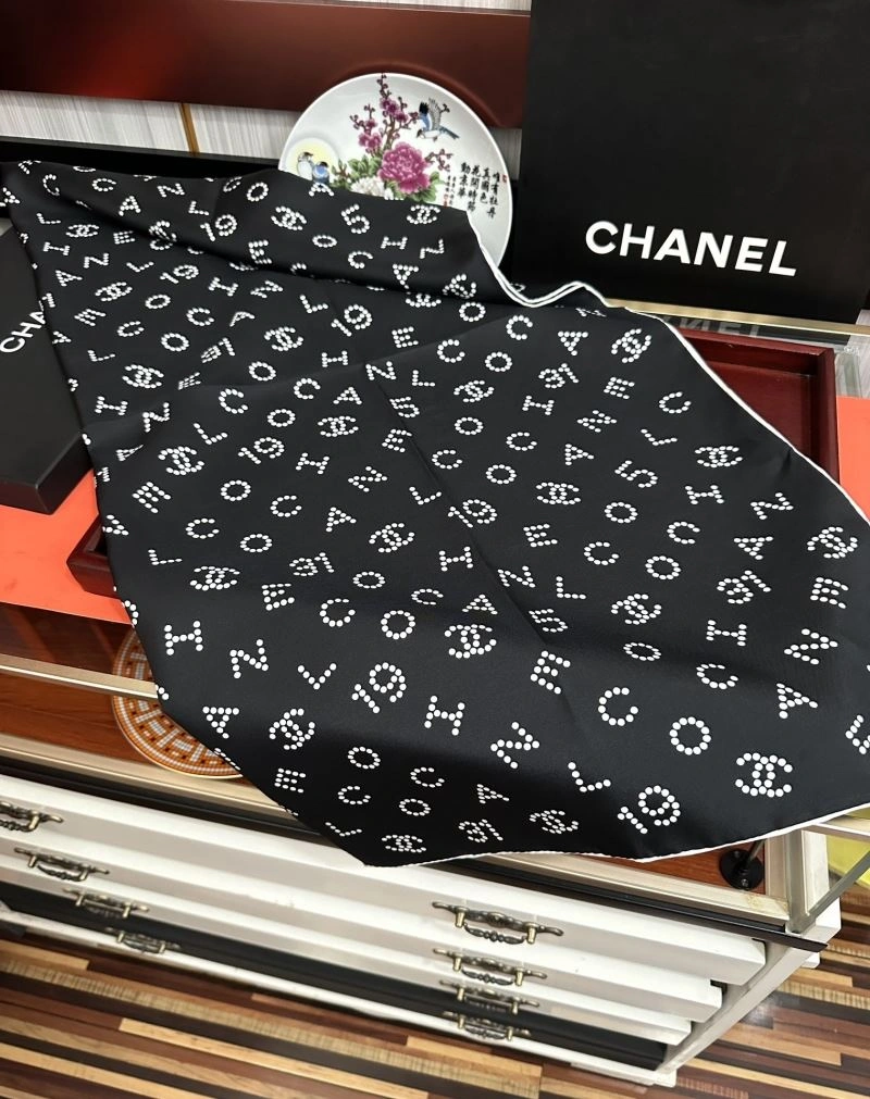 TechFriendly Chanel Scarf 272017