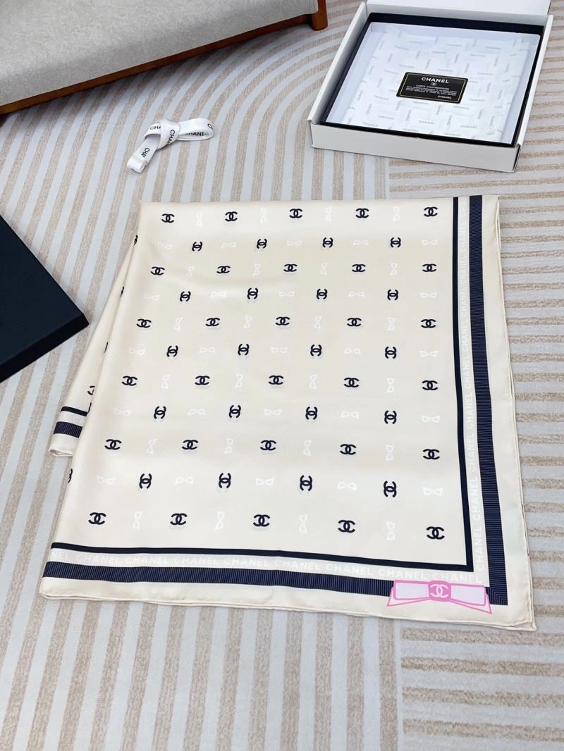 Compact Chanel Scarf 271976