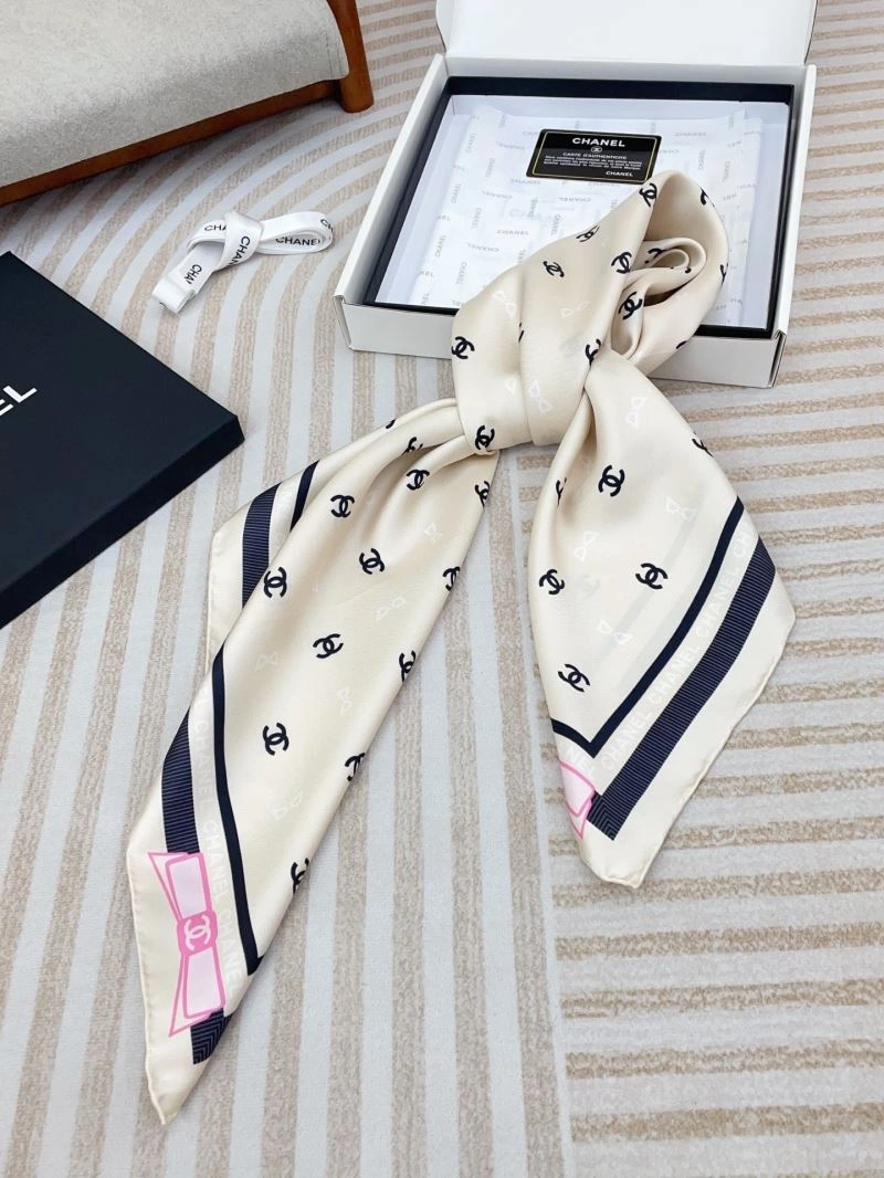 Compact Chanel Scarf 271976