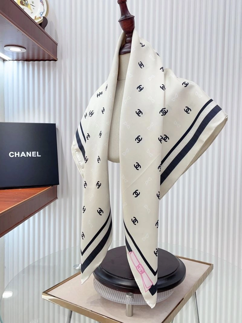 Compact Chanel Scarf 271976