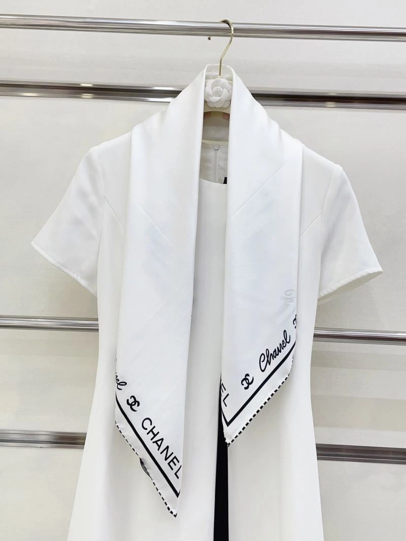 Chanel Scarf Youthful 271945