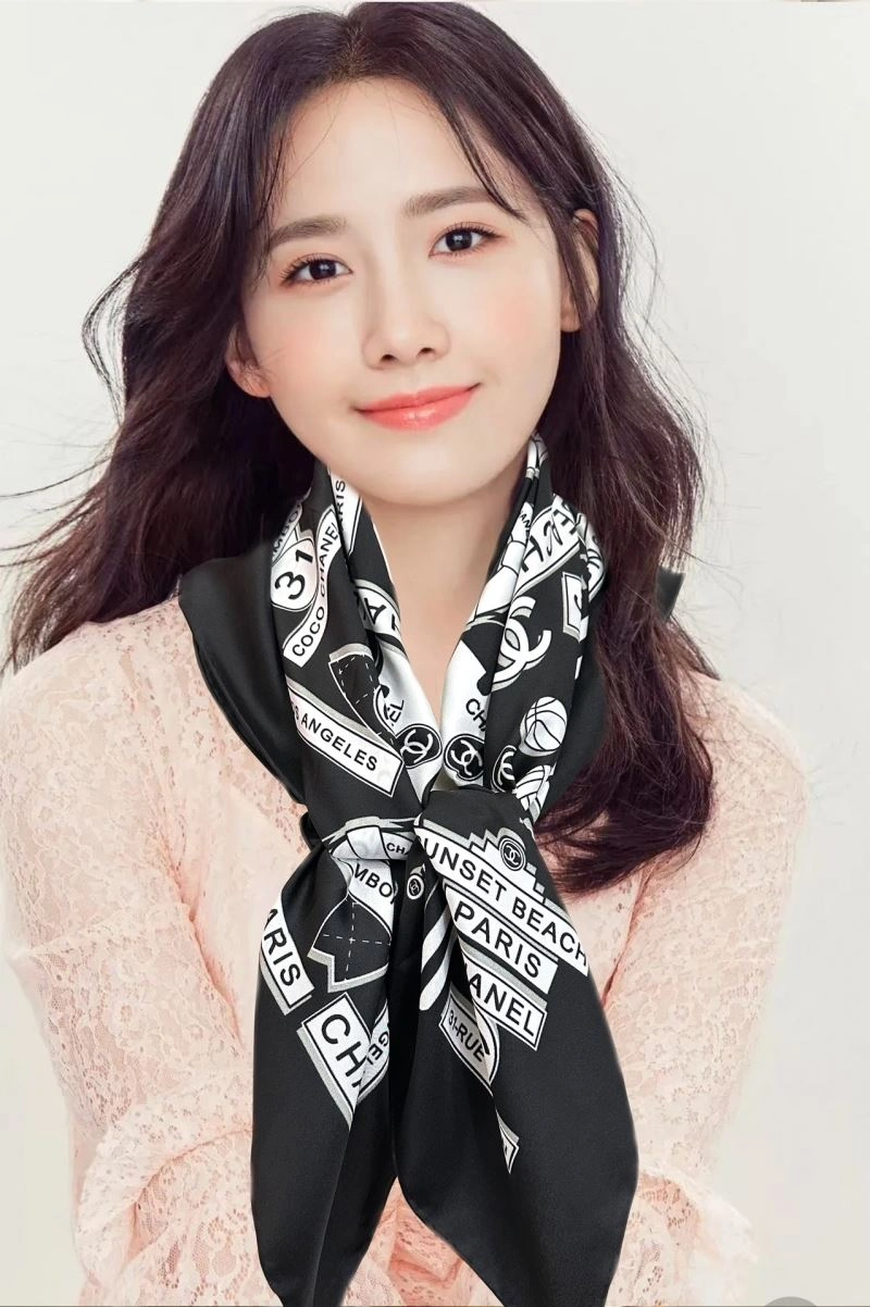Effortless Chanel Scarf 271912