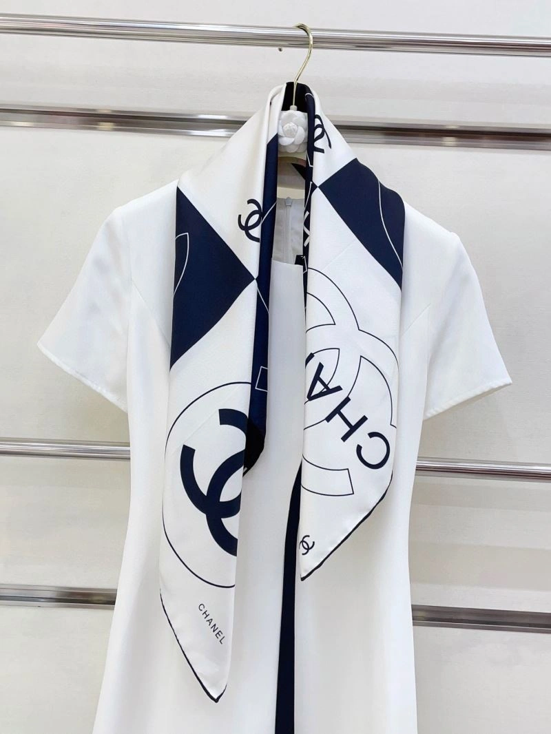 Resilient Chanel Scarf 271886
