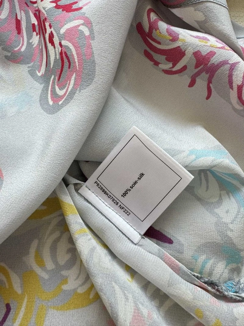 Compact Chanel Shirts 108121