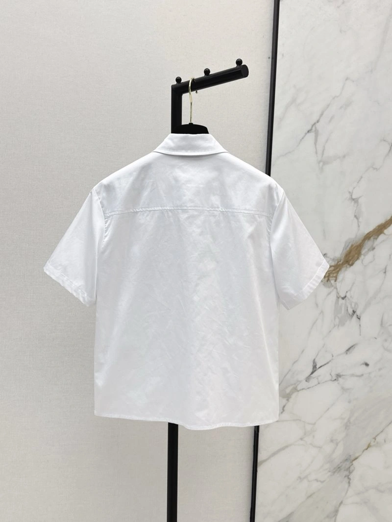 Trendsetting Chanel Shirts 108100