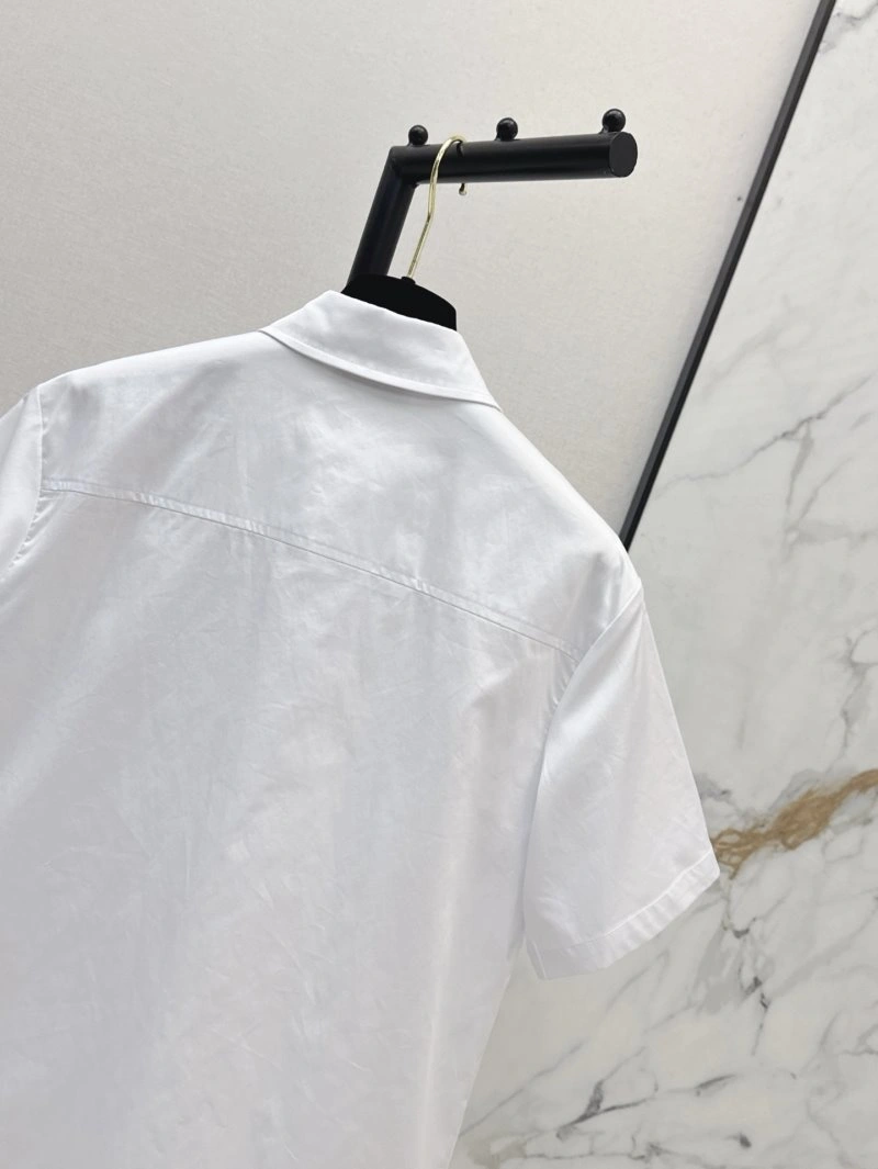 Trendsetting Chanel Shirts 108100