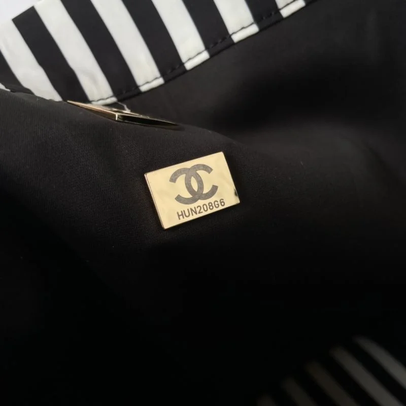 Modern Chanel Shopping Bags 53817