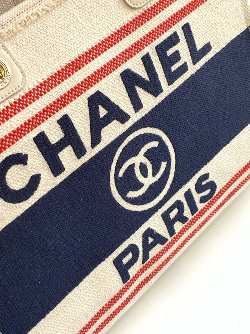 Chanel Shopping Bags UrbanChic 52695