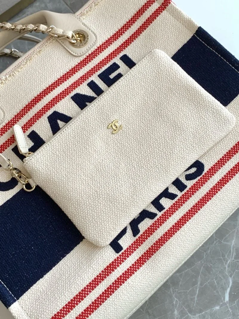 Chanel Shopping Bags UrbanChic 52695