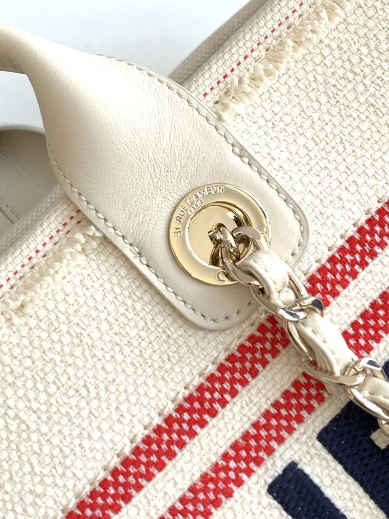 Chanel Shopping Bags UrbanChic 52695