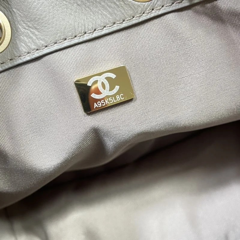ZipUp Chanel Shopping Bags 52684
