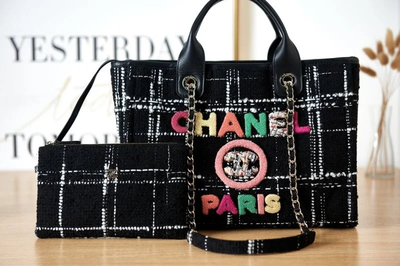 Stylish Chanel Shopping Bags 52679