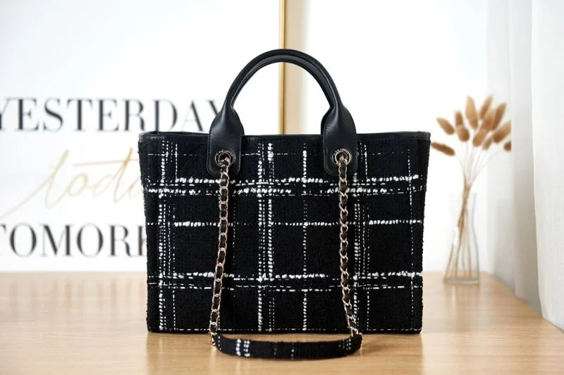 Stylish Chanel Shopping Bags 52679
