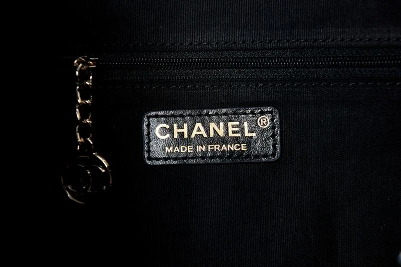 Stylish Chanel Shopping Bags 52679