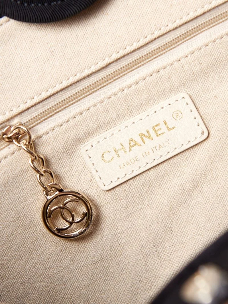 Bold Chanel Shopping Bags 37578