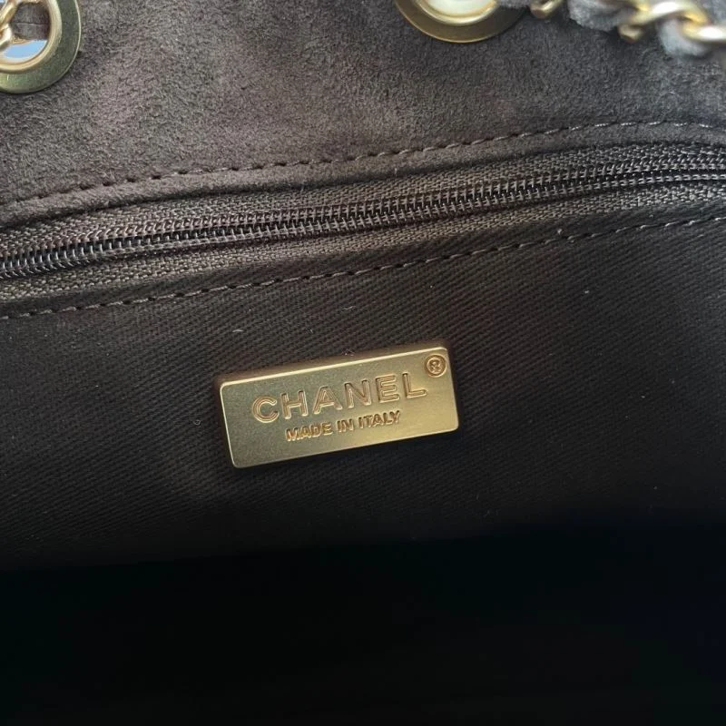 WellDesigned Chanel Shopping Bags 52680