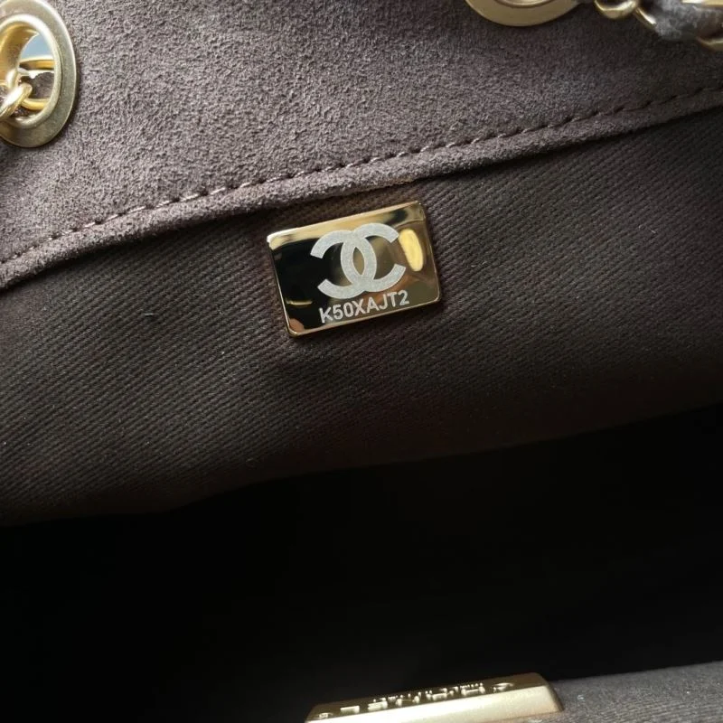 WellDesigned Chanel Shopping Bags 52680
