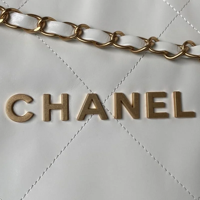 Effortless Chanel Shopping Bags 52657