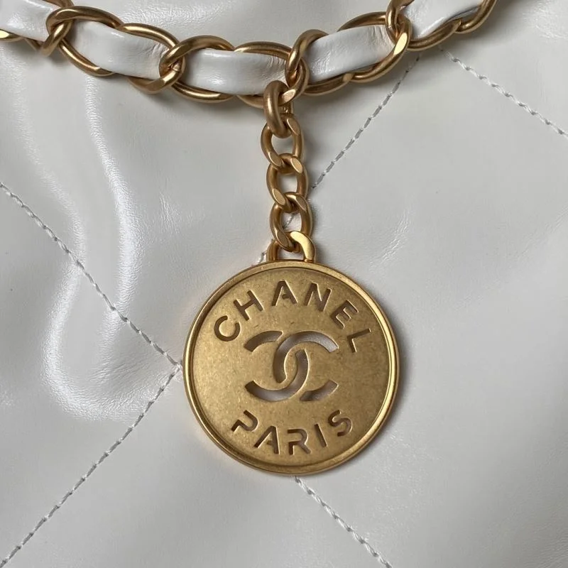 Effortless Chanel Shopping Bags 52657