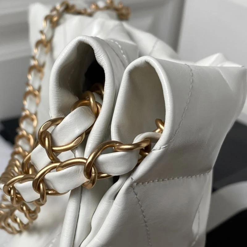 Effortless Chanel Shopping Bags 52657