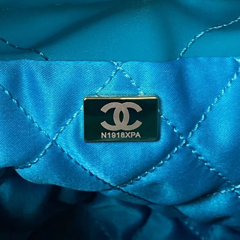 Elegant Chanel Shopping Bags 52652