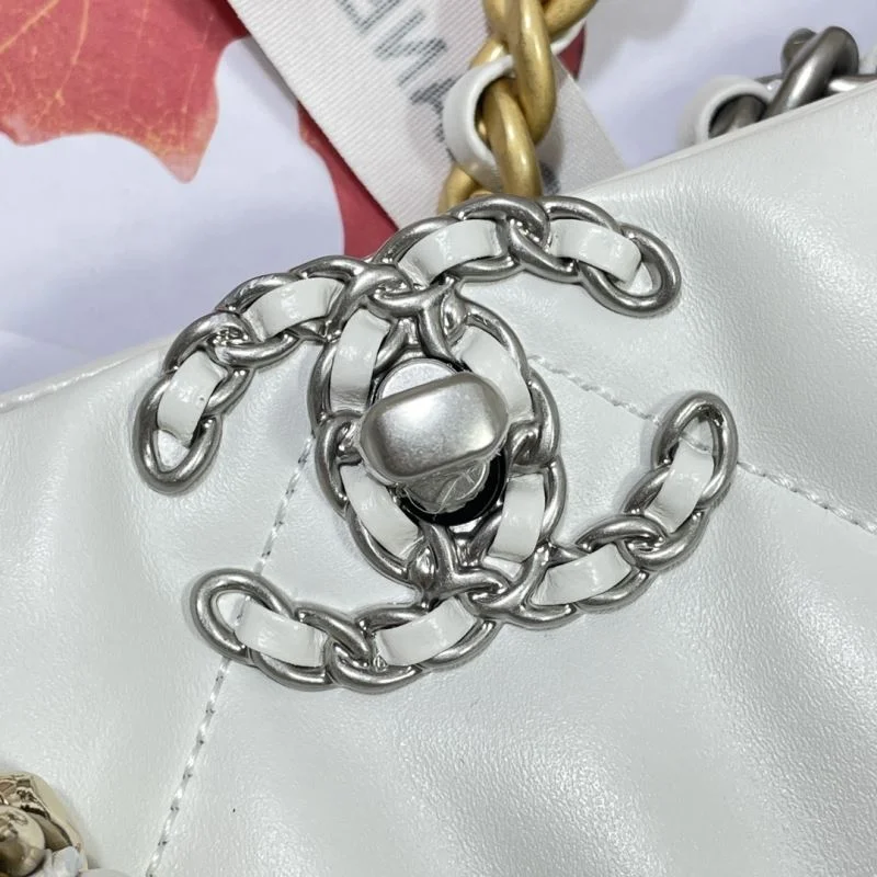 Chanel Shopping Bags Refined 52642