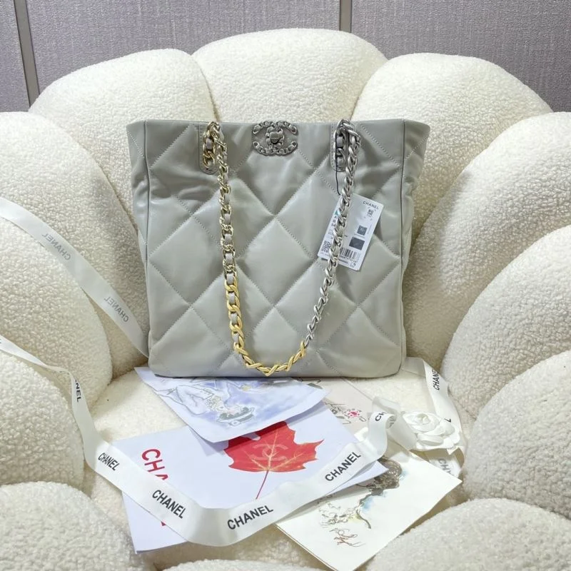 Timeless Chanel Shopping Bags 52622