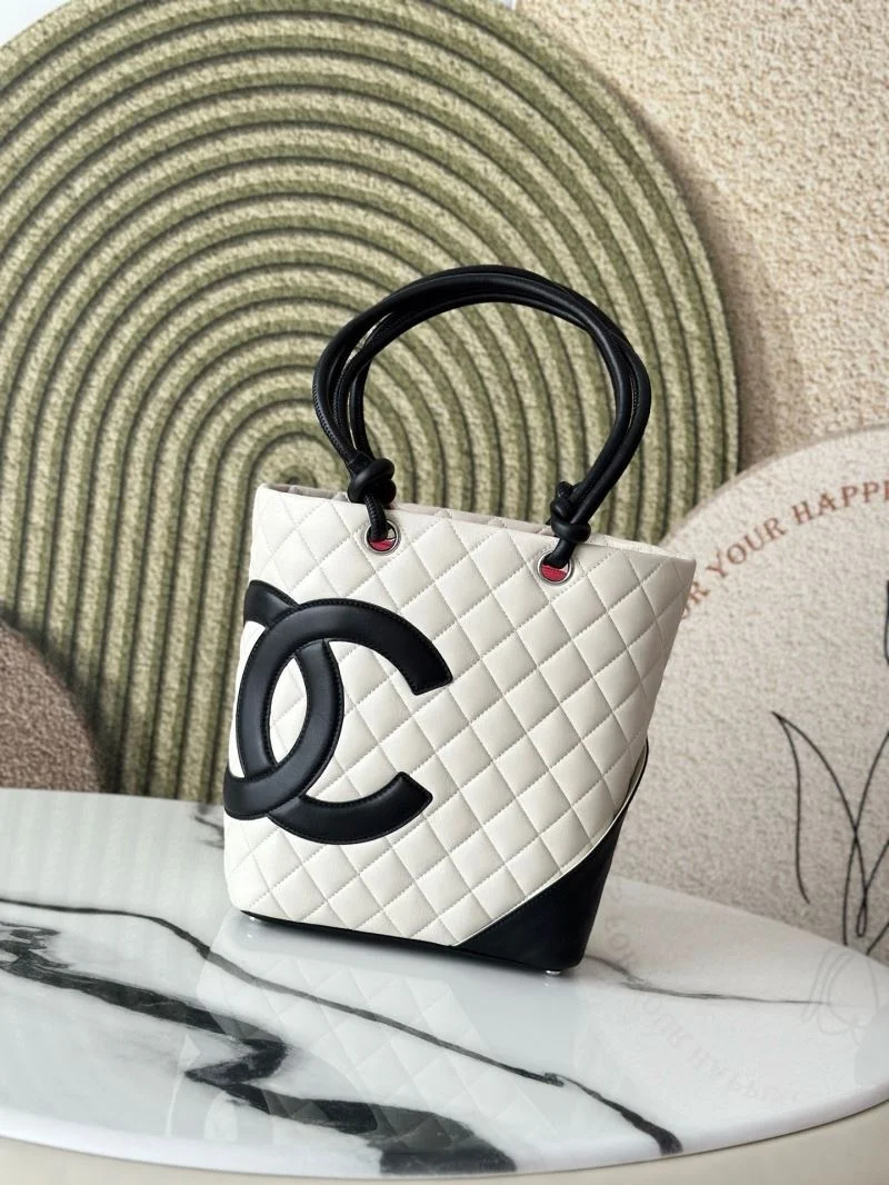 Chanel Shopping Bags FreshLook 52559