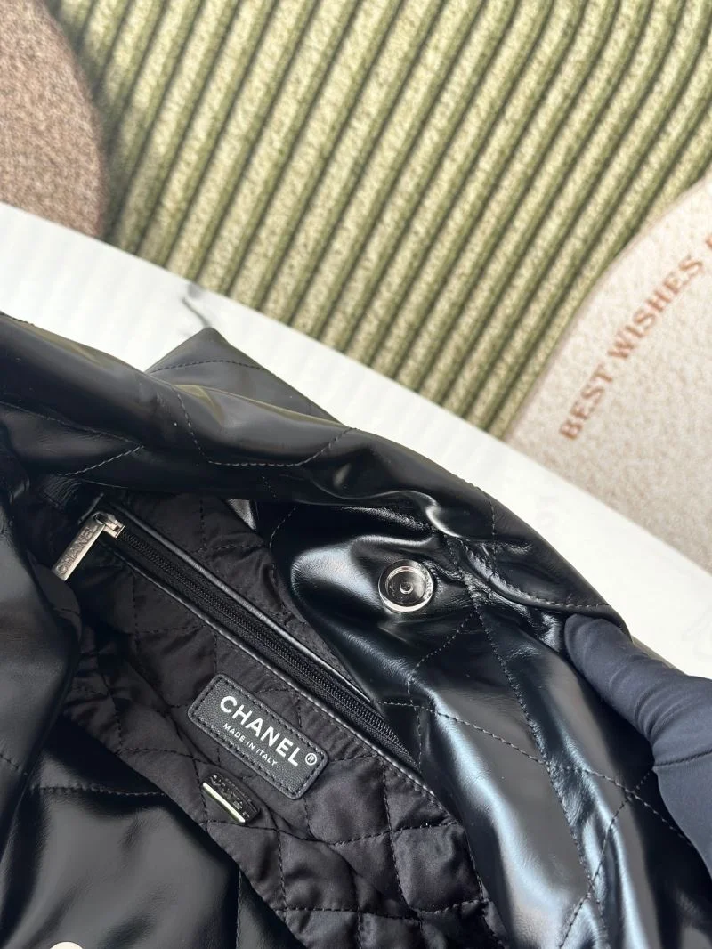 Chanel Shopping Bags ModernLook 52556