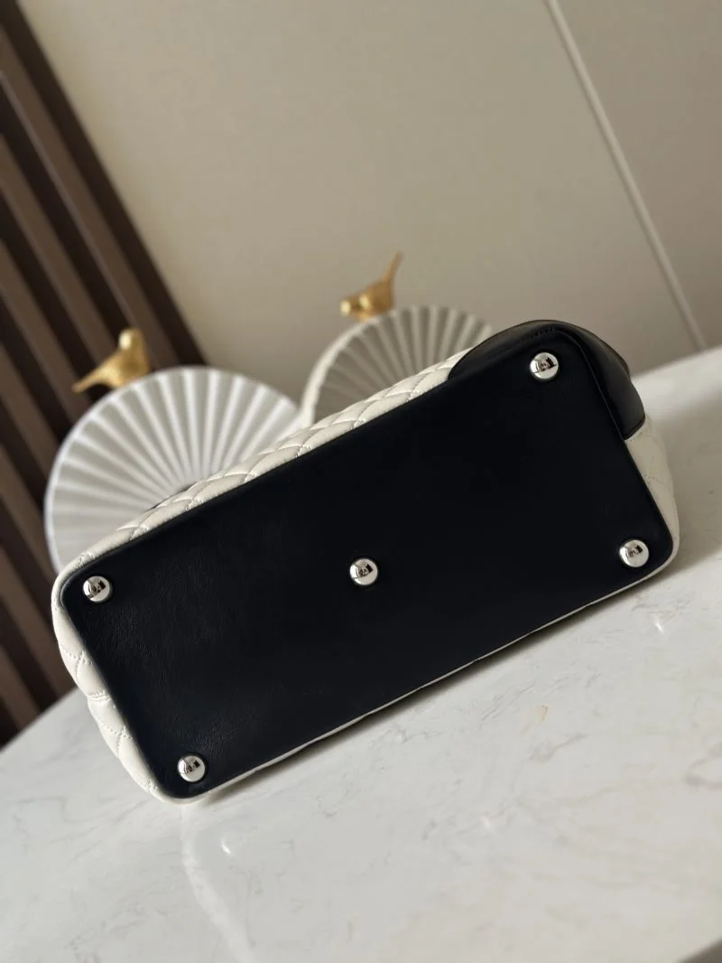 Reliable Chanel Shopping Bags 52569