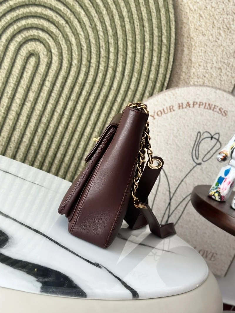 Trendsetting Chanel Shopping Bags 52548