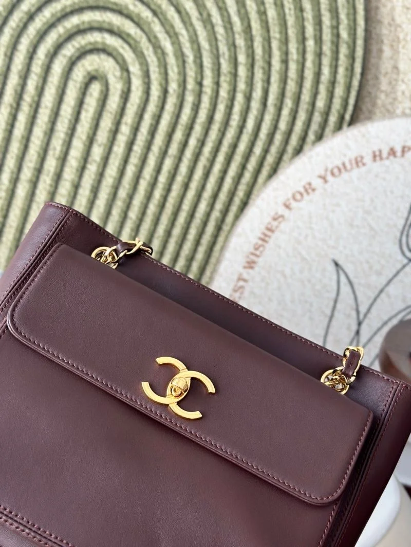 Trendsetting Chanel Shopping Bags 52548