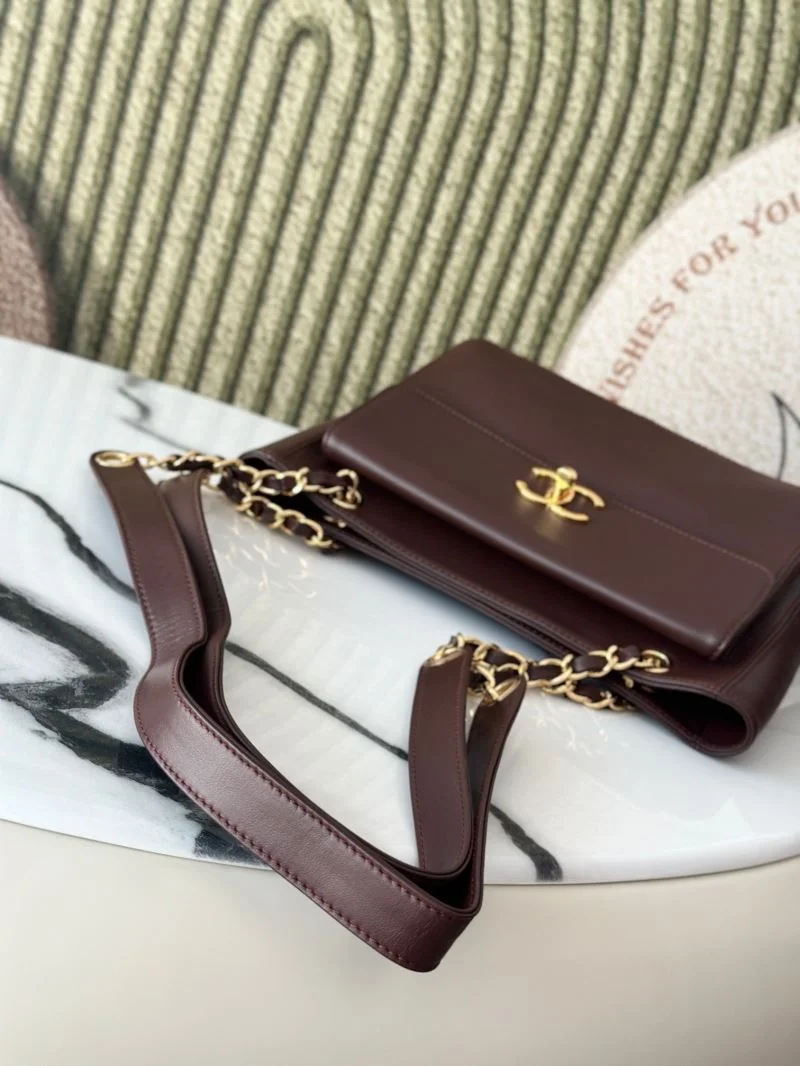 Trendsetting Chanel Shopping Bags 52548