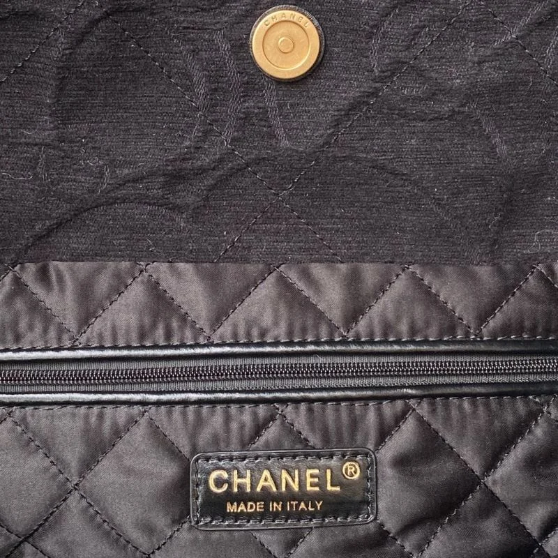 Sleek Chanel Shopping Bags 52531