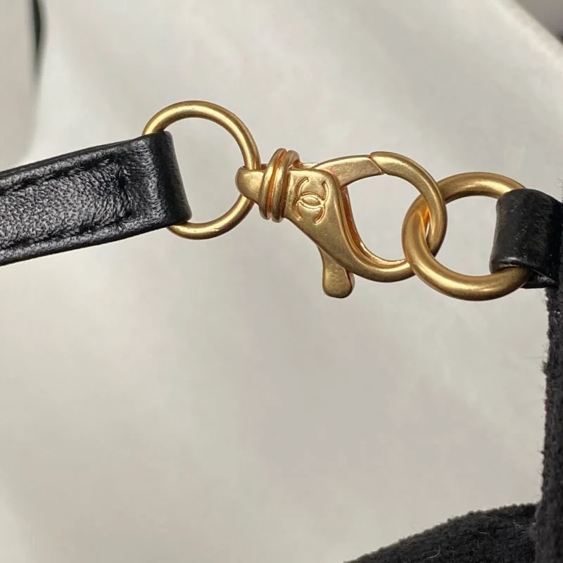 Sleek Chanel Shopping Bags 52531