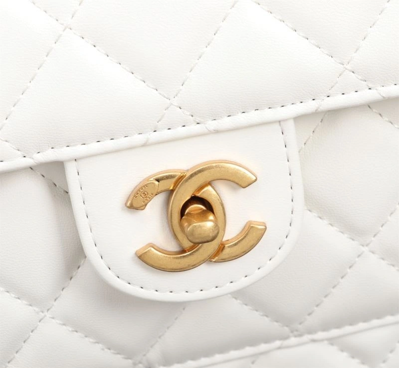 Chanel Shopping Bags ModernLook 86339