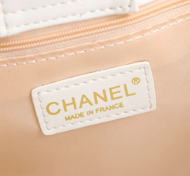 Chanel Shopping Bags ModernLook 86339
