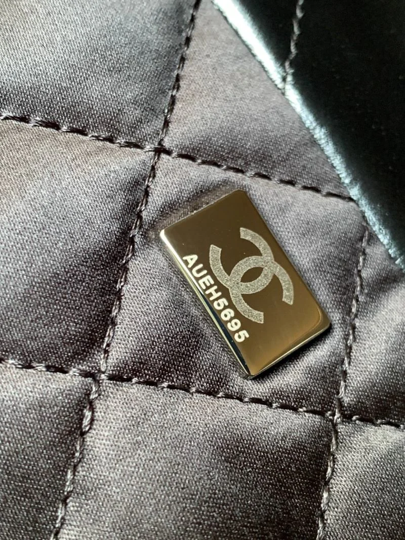 Chanel Shopping Bags Vibrant 54812