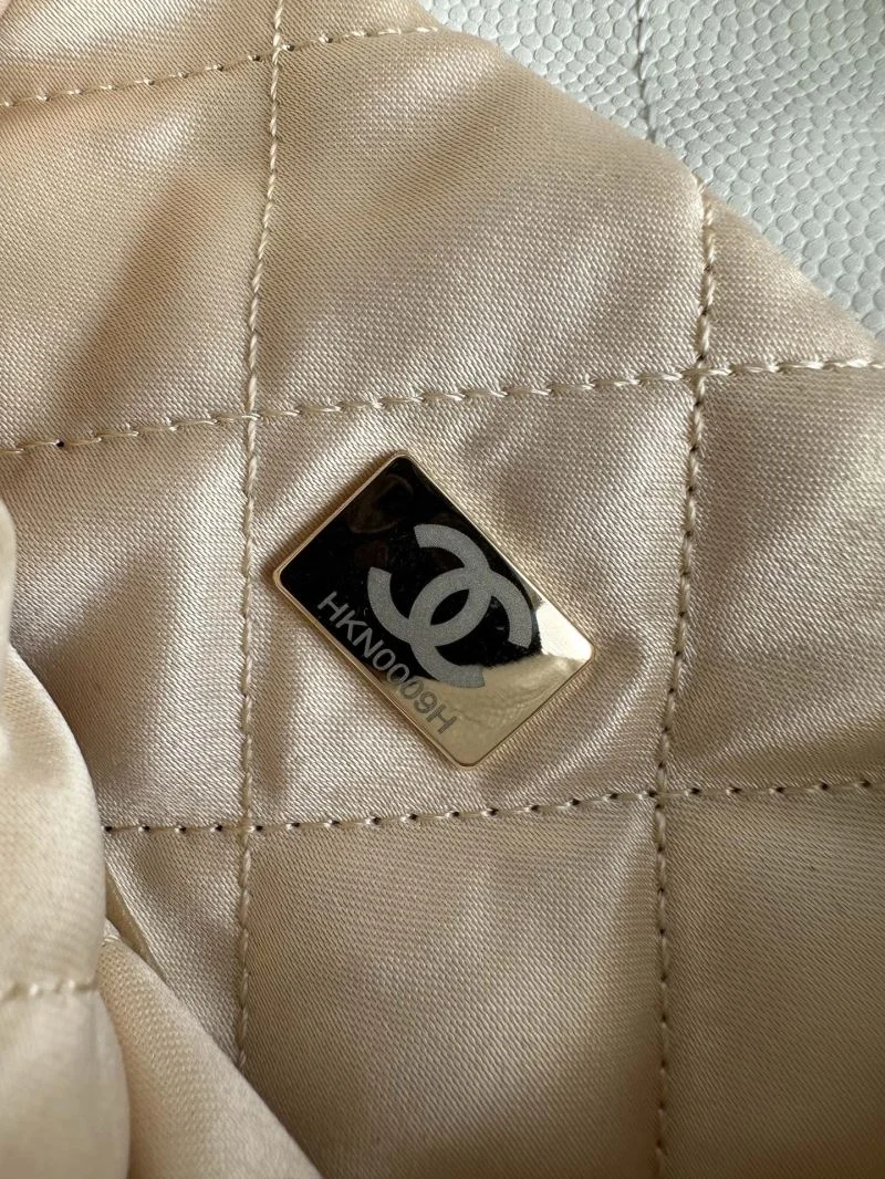 ZipUp Chanel Shopping Bags 54839