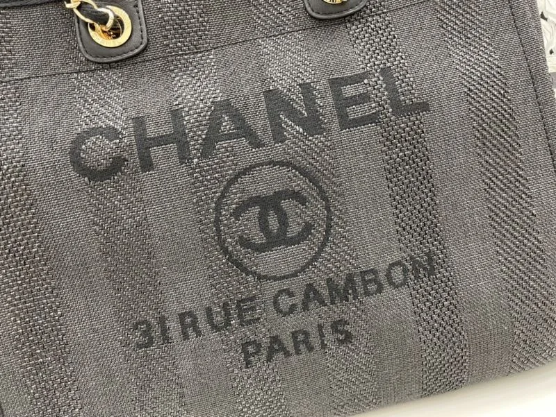 EyeCatching Chanel Shopping Bags 54787